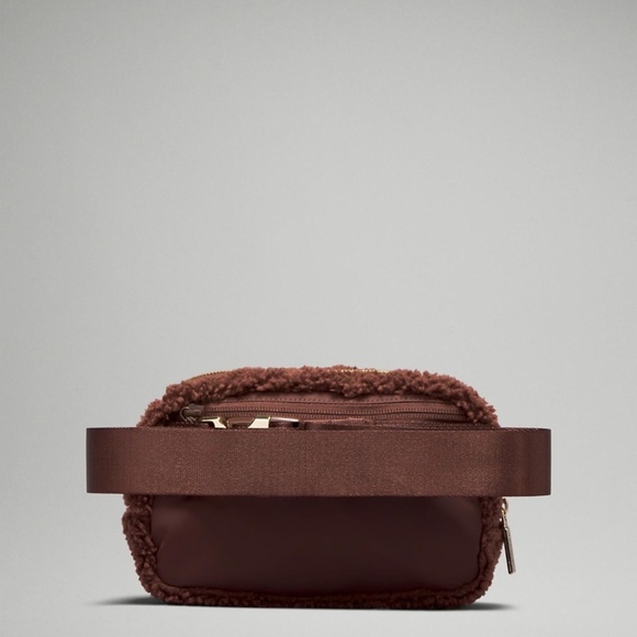 NWT Lululemon Everywhere Brown Fleece Belt Bag 1L - Picture 2 of 9